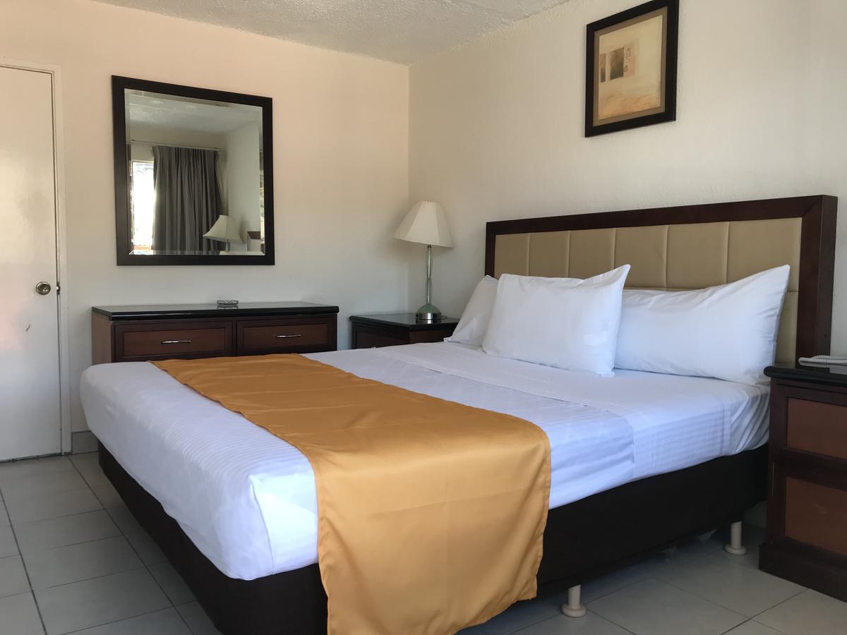 Hotel Guillen Jr Tijuana Luaran gambar